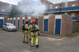 Brand in schuur in Huizen
