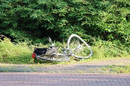 Aanrijding tussen auto en fietser in Laren