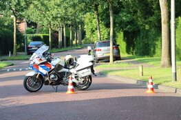 Aanrijding tussen auto en fietser in Laren