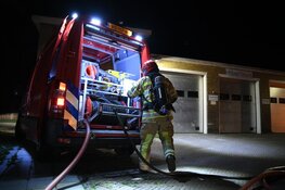 Brandende bestelbus zorgt voor veel schade in Hilversum