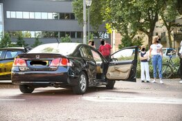Ongeval met veel schade op de Radiostraat in Hilversum
