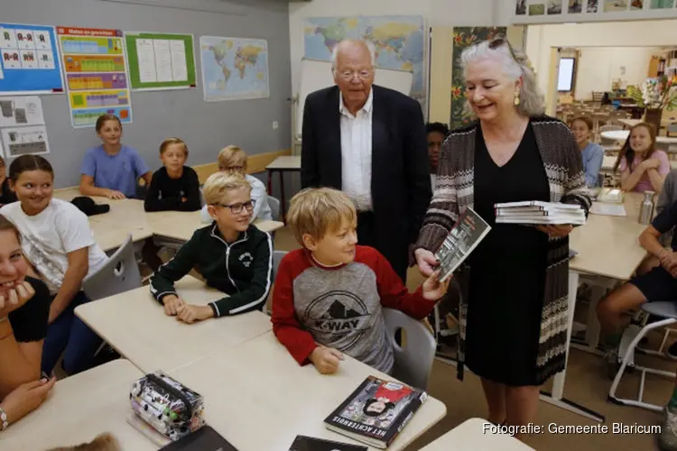 Uitreiking boek ‘Op het oog gewone huizen’