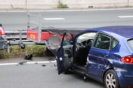 Auto volledig gedraaid na botsing op A1