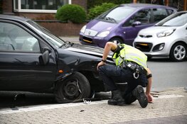 Meisje gewond na aanrijding tussen twee personenauto&#39;s