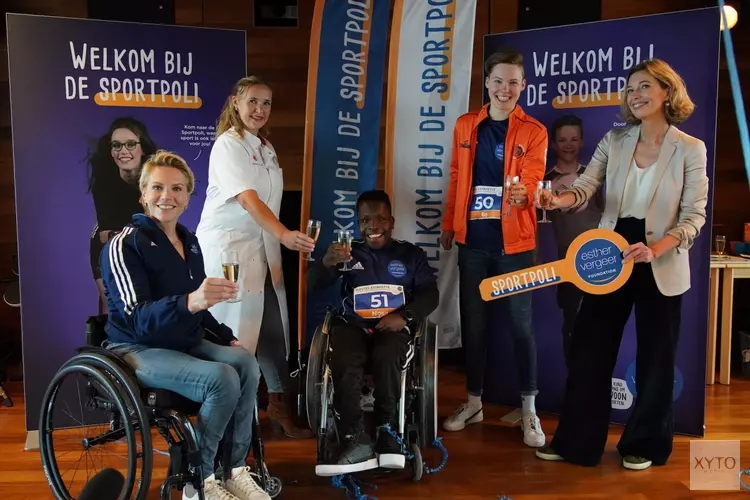 Esther Vergeer opent samen met Paralympische medaillewinnaar Bo Kramer  Sportpoli in Emma Kinderziekenhuis in Amsterdam.