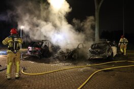 Drie auto's uitgebrand in Weesp