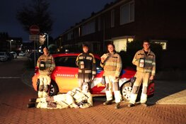Brandweer Bussum haalt flink bedrag op voor Nederlandse Brandwondenstichting