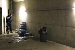 Illegaal feest onder viaduct A1