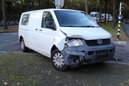 Veel schade bij ongeval in Huizen