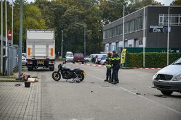 Motorrijder gewond na botsing met bestelbus