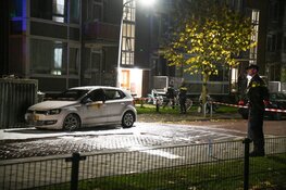Auto door brand verwoest, vermoedelijk brandstichting