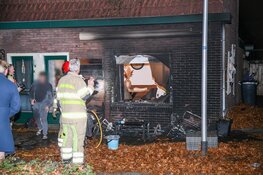 Jong gezin ontsnapt aan woningbrand in Bussum