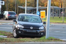 Fietser geschept door auto in Huizen