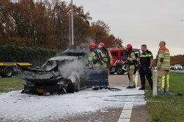 Veel rookontwikkeling bij autobrand Naarden