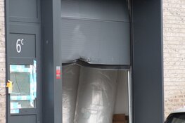 Inval van de politie in bedrijfspand in Blaricum