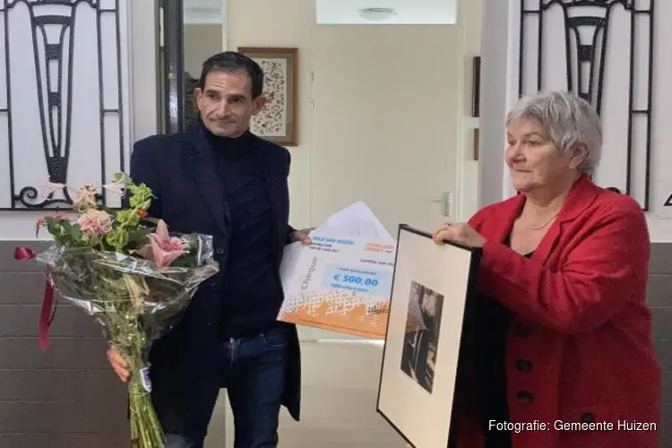 Uitreiking eerste Vrijwilligersprijs in Huizen