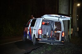 Politiebusje onderweg naar melding krijgt ongeluk