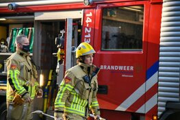 Botsing op kruising Bussum, bestuurder bevrijdt door brandweer