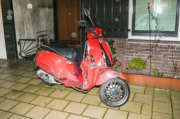 Scooterrijdster gewond na botsing