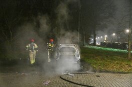 Auto uitgebrand in Hilversum, politie gaat uit van brandstichting
