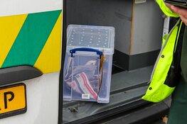 Meeuw gered door brandweer in Blaricum