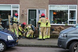 Gasleiding geraakt bij woning in Huizen