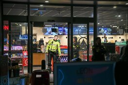 Kleine brand bij tankstation langs A1 in Muiden