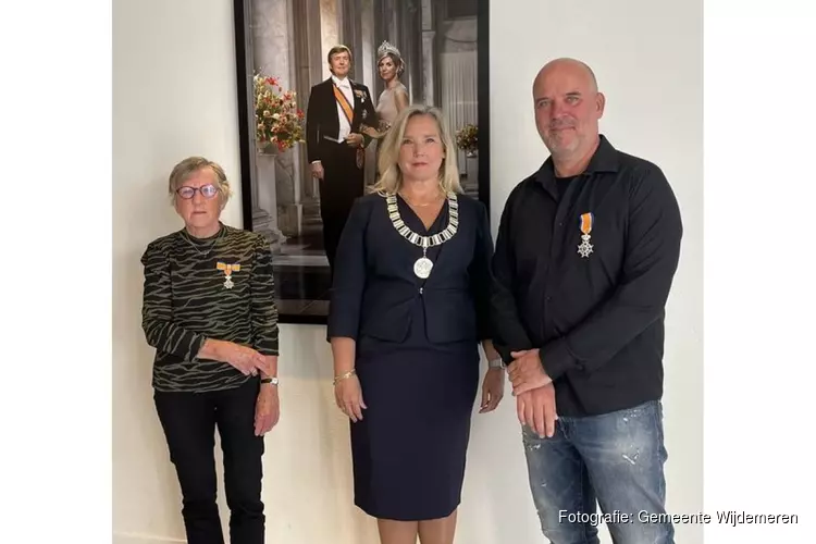 Twee inwoners Wijdemeren onderscheiden met lintje