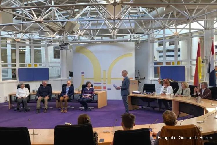 Lintjesregen in Huizen