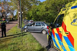 Onwel geworden automobilist krijgt ongeluk in Huizen
