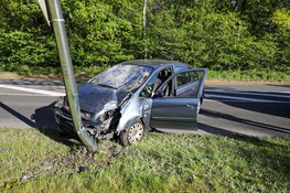 Onwel geworden automobilist krijgt ongeluk in Huizen