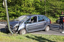 Onwel geworden automobilist krijgt ongeluk in Huizen