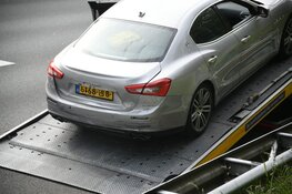 Kopstaart-botsing op A1 bij Laren, één gewonde