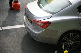 Kopstaart-botsing op A1 bij Laren, één gewonde