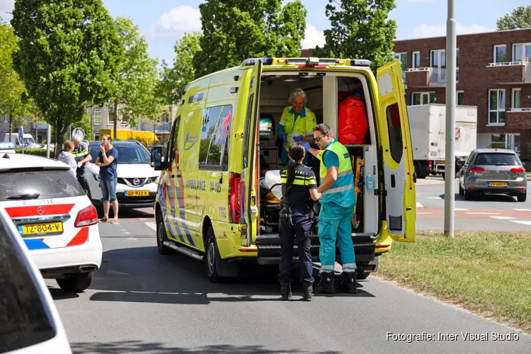 Aanrijding op rotonde in Huizen