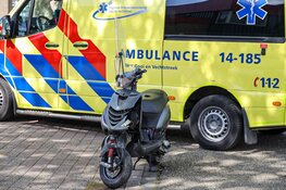 Scooterbestuurder gewond bij ongeval in Huizen