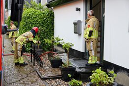 Kelder van woning onder water in Laren