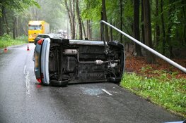 93-jarige vrouw krijgt ongeluk met auto