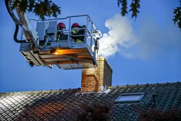 Schoorsteenbrand in Huizen