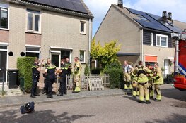 Verdachte brand in Huizen, één persoon raakt gewond