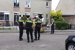 Verdachte brand in Huizen, één persoon raakt gewond