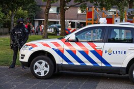 Politie met geweren in woonwijk Huizen vanwege serieuze dreiging