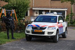 Politie met geweren in woonwijk Huizen vanwege serieuze dreiging