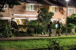 Explosie bij woning in Huizen, vermoedelijk persoonlijke aanslag