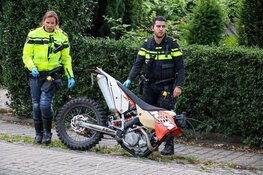 Minderjarige jongen valt met crossmotor en raakt zwaargewond