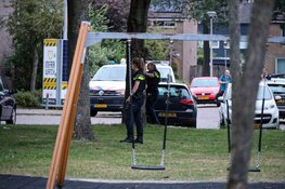 Opnieuw veel bewapende politie op de been aan de Roef in Huizen