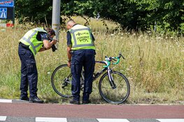 Wielrenner aangereden door taxi in Naarden