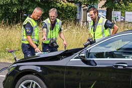 Wielrenner aangereden door taxi in Naarden