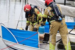 Brand op boot in jachthaven Huizen