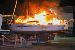 Boot voor de tweede keer in brand op één dag